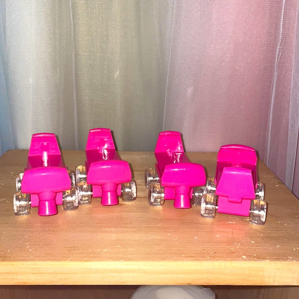 Build a bear pink skates with sparkly wheels